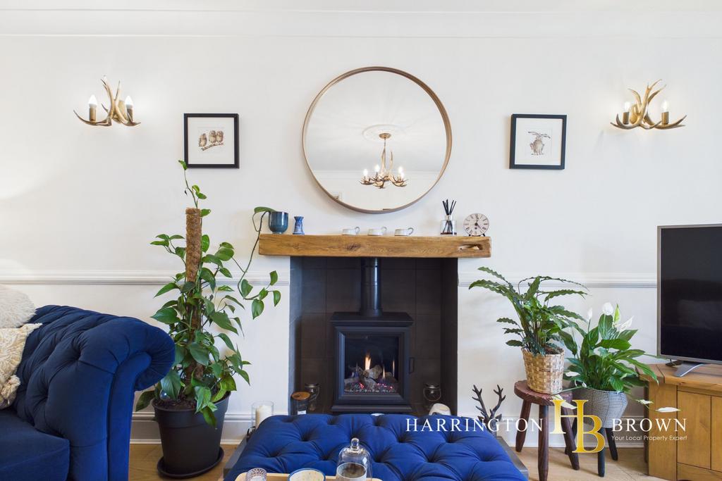 Living room, fireplace