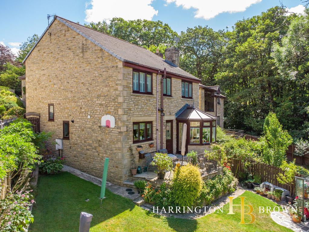 Detached house exterior, garden