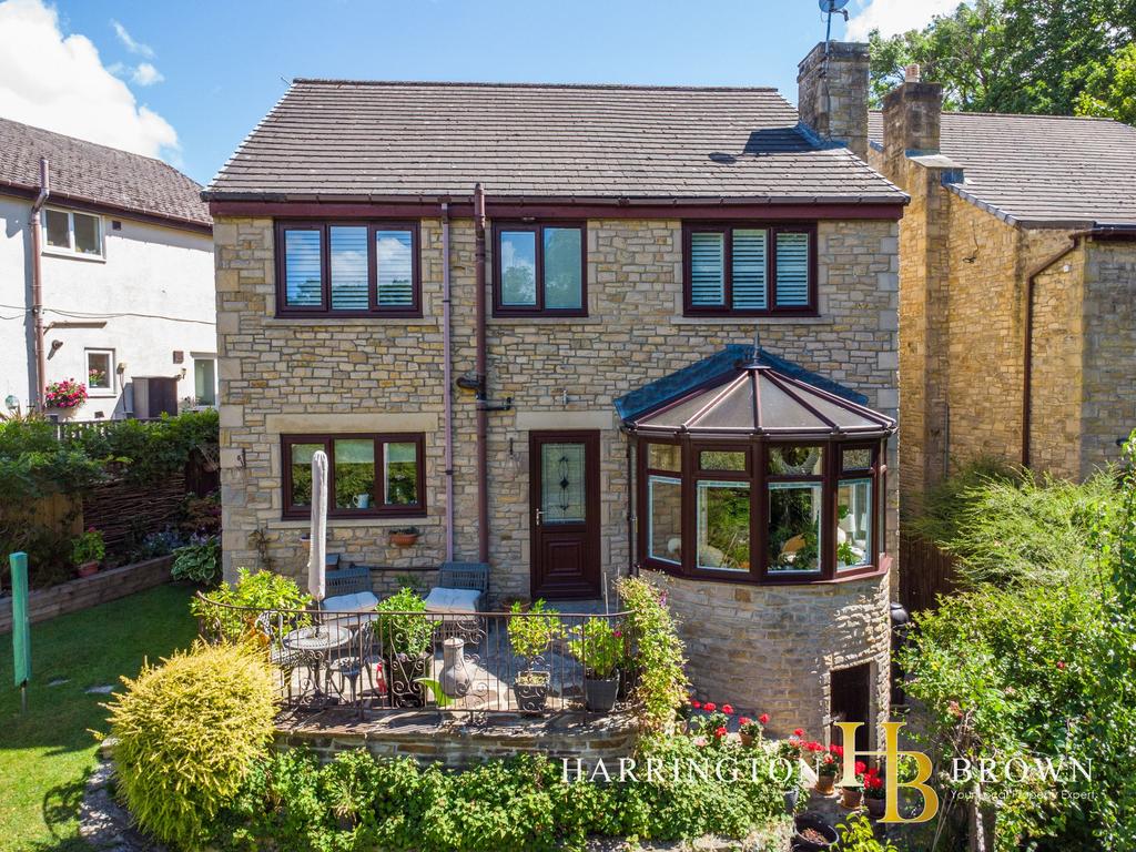 Detached house exterior, garden