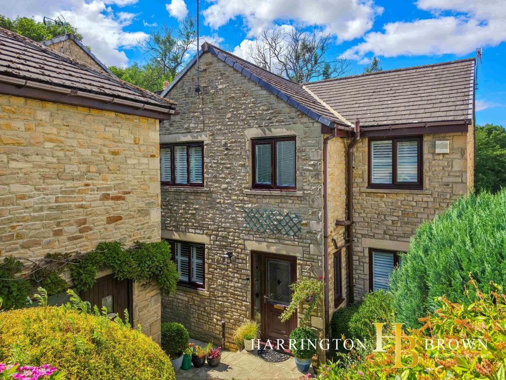 Detached house exterior, garden