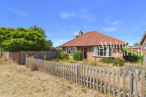 2 bedroom bungalow for sale, Pemberton Road, Harleston, Norfolk, IP20 9JJ