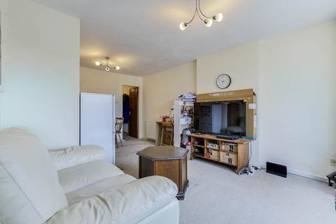 2 bedroom flat for sale, Redwood Way, Yeadon, Leeds, West Yorkshire, LS19