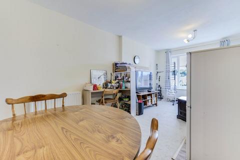 2 bedroom flat for sale, Redwood Way, Yeadon, Leeds, West Yorkshire, LS19