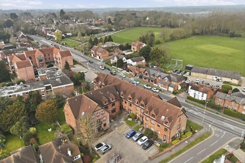 1 bedroom flat for sale, Chelmsford Road, Brentwood CM15