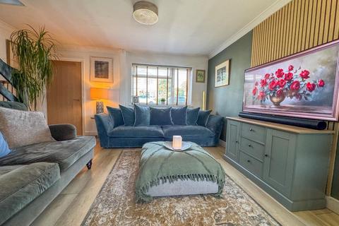 2 bedroom end of terrace house for sale, Osprey Road, Flitwick, MK45