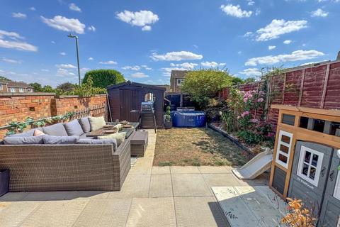 2 bedroom end of terrace house for sale, Osprey Road, Flitwick, MK45