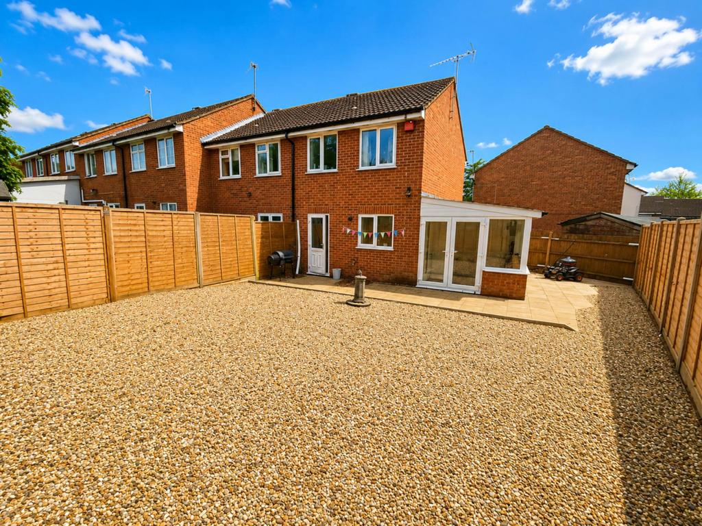 Detached house exterior, driveway