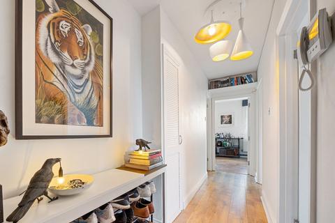 2 bedroom flat to rent, Stockwell Road, Stockwell, London, SW9