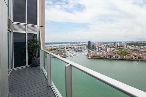 2 bedroom penthouse to rent, at Vantage Tower, Flat 205, Centenary Plaza SO19