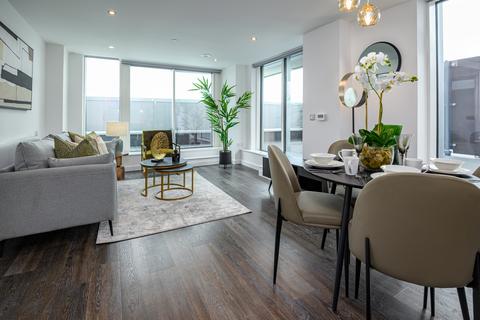 2 bedroom penthouse to rent, at Vantage Tower, Flat 205, Centenary Plaza SO19