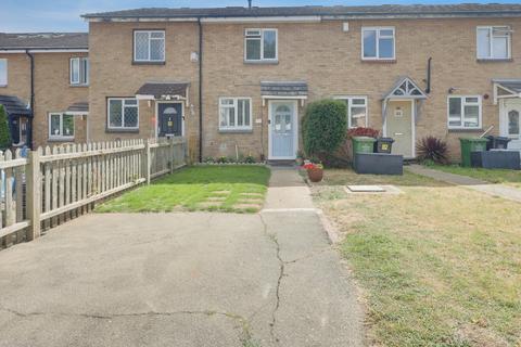 3 bedroom terraced house for sale, Latimer Drive,, Basildon, SS15
