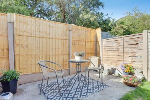 3 bedroom terraced house for sale, Latimer Drive,, Basildon, SS15