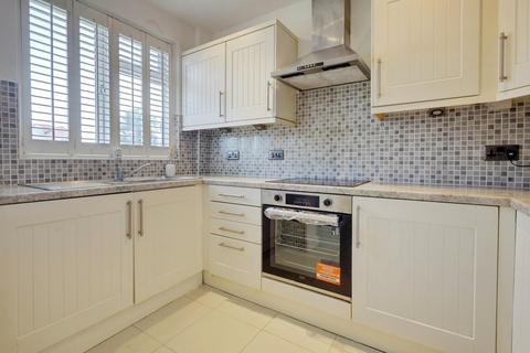 3 bedroom terraced house for sale, Latimer Drive,, Basildon, SS15