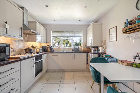 1 bedroom flat for sale, LENNOX COURT PELHAM WAY BOOKHAM KT23