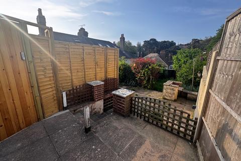 1 bedroom flat to rent, Carlton Road, BOURNEMOUTH