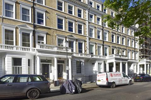undefined, Southwell Gardens, London SW7