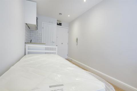 undefined, Southwell Gardens, London SW7