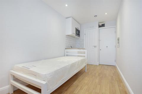 undefined, Southwell Gardens, London SW7