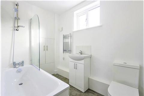 Studio to rent, New Cross Road London SE14