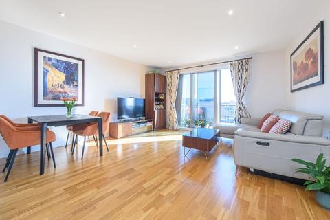 2 bedroom flat to rent, Fortune Green Road, West Hampstead, London, NW6