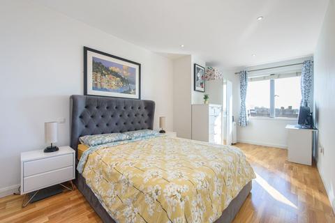 2 bedroom flat to rent, Fortune Green Road, West Hampstead, London, NW6