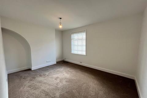 3 bedroom terraced house to rent, Crompton Road, Macclesfield
