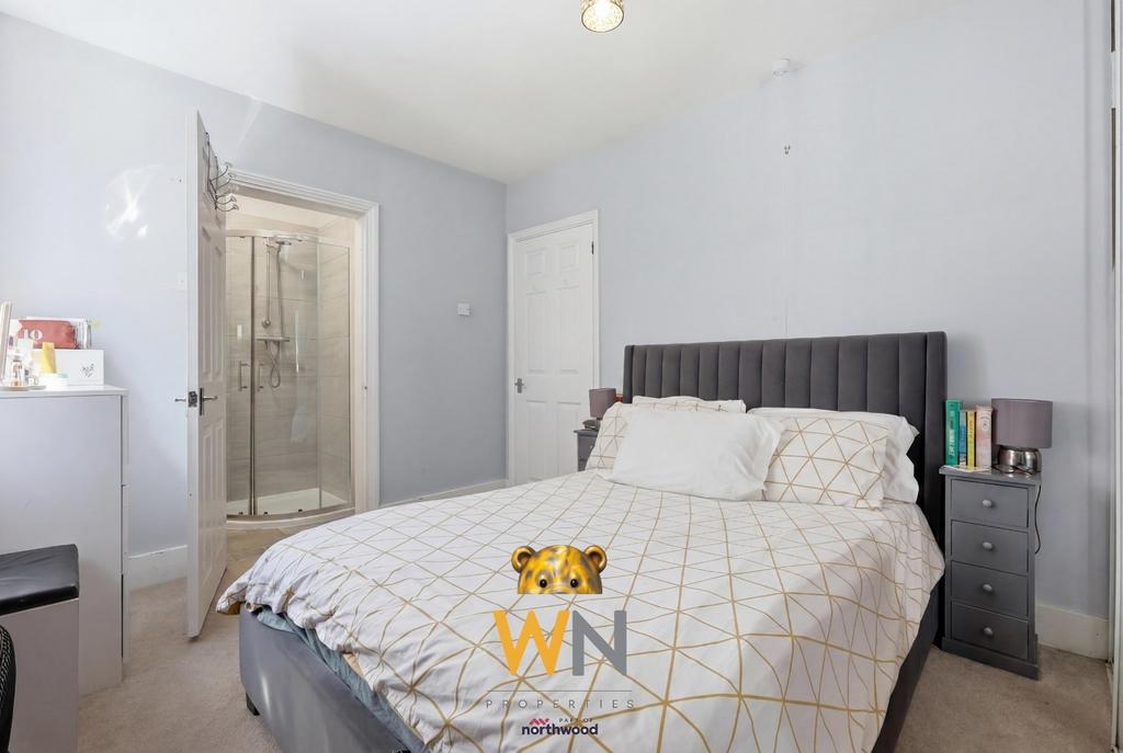 En suite bedroom, en suite