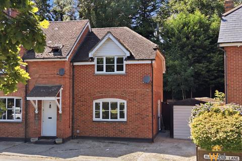 Rayleigh Road, Brentwood CM13
