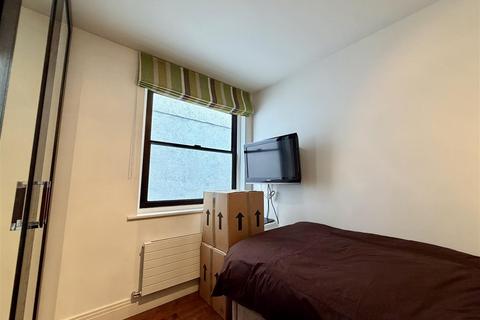 2 bedroom flat to rent, Lorne Gardens, London W11