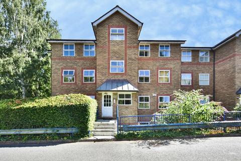 2 bedroom flat for sale, River Bank Close, Maidstone, Kent, ME15