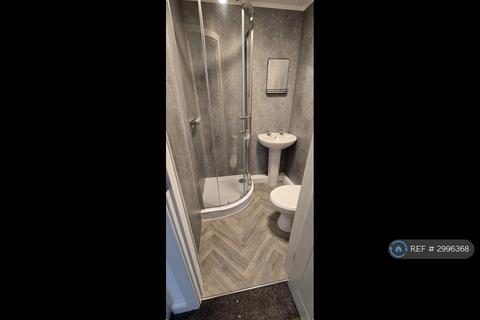 1 bedroom in a house share to rent, Walmersley Road, Bury, BL9