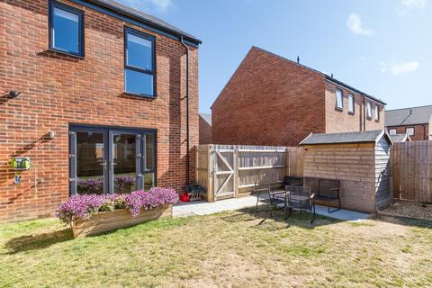 2 bedroom semi-detached house for sale, Busy Bees Halt, Pease Pottage, Crawley