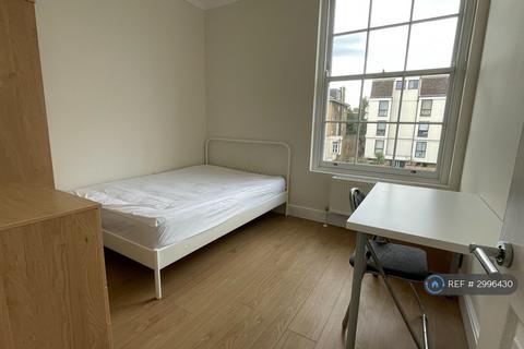 5 bedroom flat to rent, Camden Road, London, NW1
