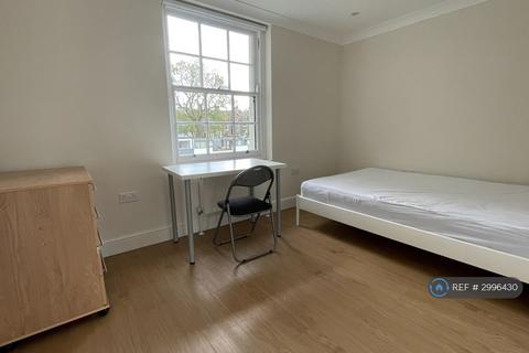 5 bedroom flat to rent, Camden Road, London, NW1