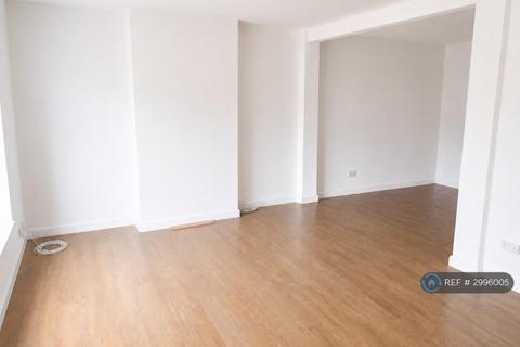 3 bedroom terraced house to rent, Brumfield Road, Epsom, KT19