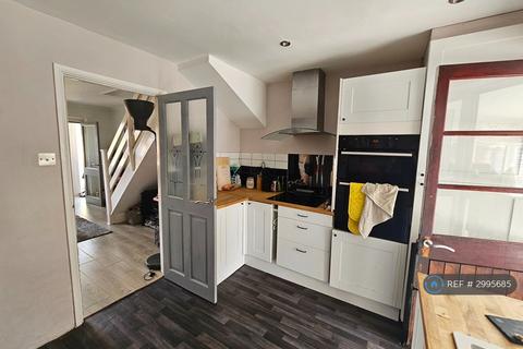 2 bedroom end of terrace house to rent, Swallowfield, Bedford, MK44