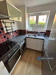 1 bedroom flat to rent, Graham Court, London, SE14
