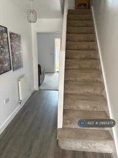 3 bedroom semi-detached house to rent, Ullswater Road, Crawley, RH10