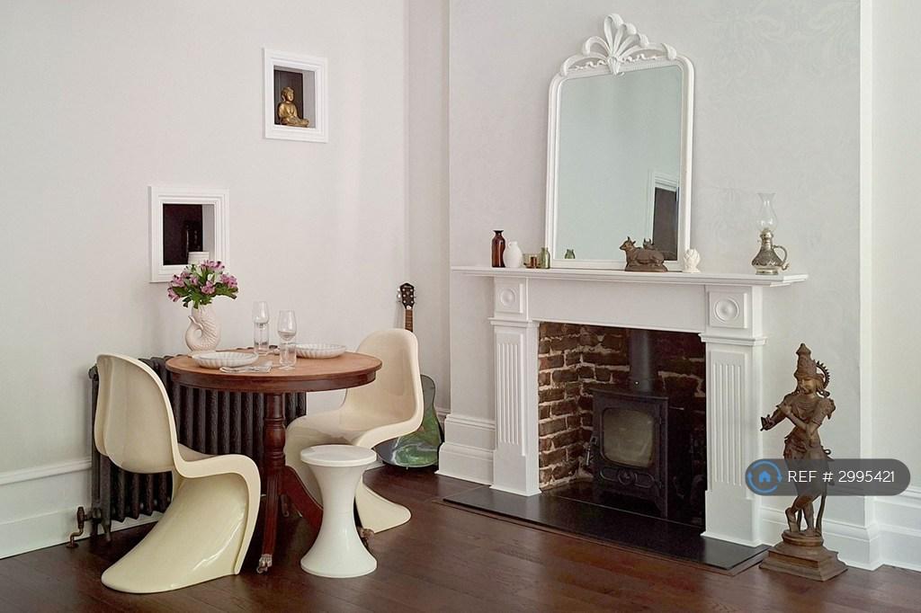 Apartment in Hove, Brunswick - View 4