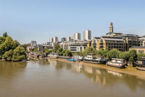 1 bedroom houseboat to rent, The Hollows, Brentford TW8