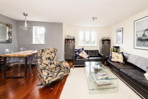 2 bedroom flat to rent, Baxendale Road, Chichester, PO19