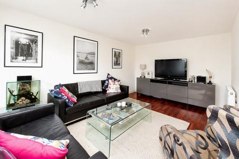 2 bedroom flat to rent, Baxendale Road, Chichester, PO19