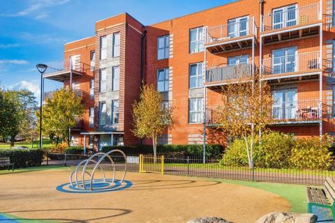 3 bedroom apartment for sale, Meridian Way, Southampton SO14
