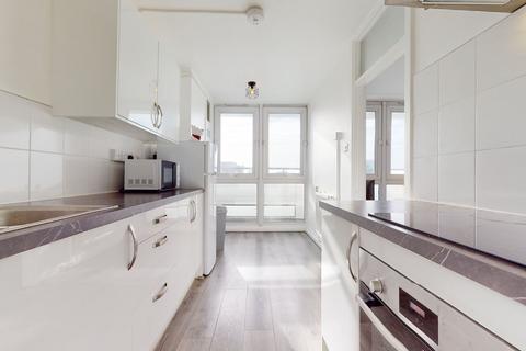 3 bedroom flat to rent, Braithwaite Tower, Hall Place, London W2