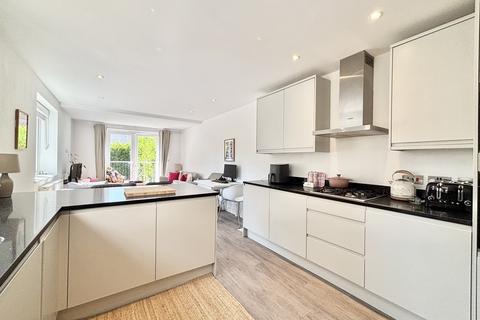 2 bedroom ground floor flat for sale, Brighton Road, South Croydon