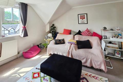 undefined, Flat 3, Barnfield Road