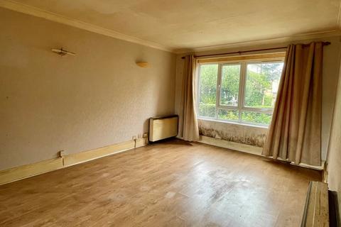 2 bedroom ground floor flat for sale, Romford