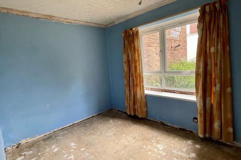2 bedroom ground floor flat for sale, Romford