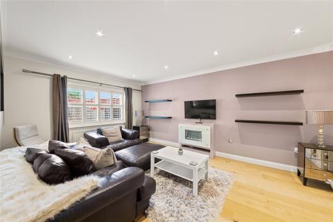 2 bedroom apartment to rent, Morton Close, Uxbridge, UB8