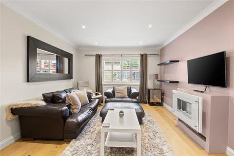 2 bedroom apartment to rent, Morton Close, Uxbridge, UB8